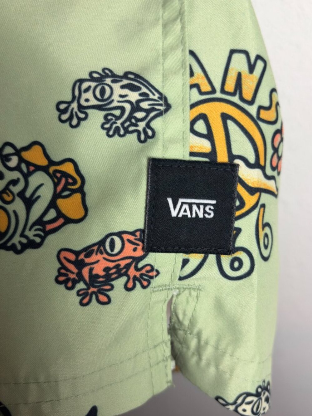 Van's Men's Size S Mixed Volley Swim Tunk Board Shorts Green Hippie Frogs Beach - Picture 2 of 9